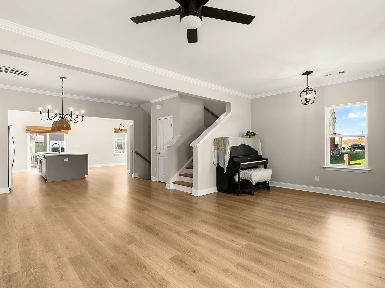 3 bed, 3.5 bath, 2174 sqft, $2,500 — Photo 4