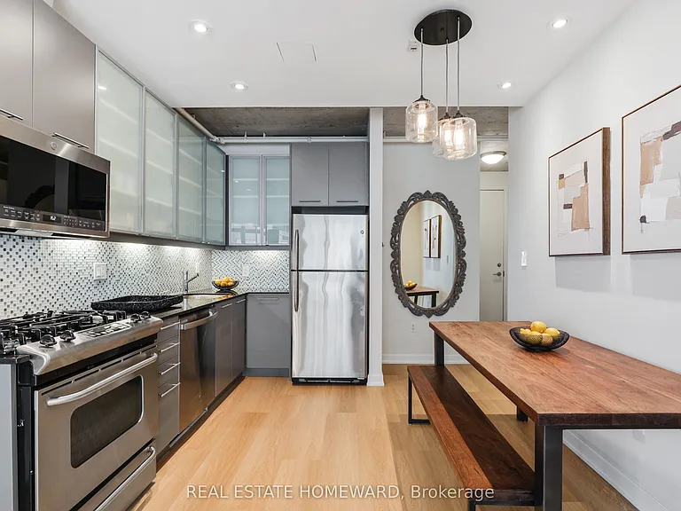 533 Richmond St W #704 — Photo 13