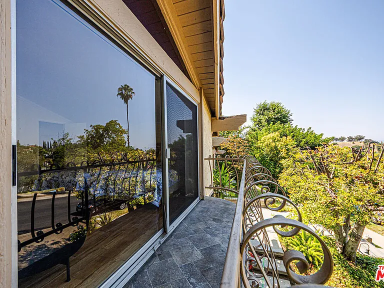 18022 Lake Encino Dr — Photo 23