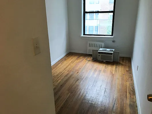 Rented by Joe Gotham LTD | media 13