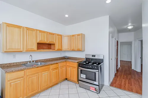 404 Danforth Ave Photo 1