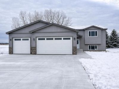 336 7th Ave SW, Surrey, ND, 58785