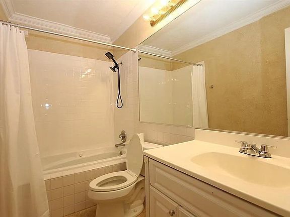 5th image of 10714 Bayou Place Court