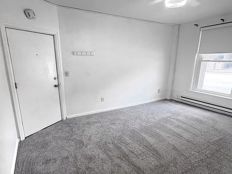 240 Main St #2B — Photo 2