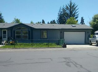 227 Lakeland Dr, Lakeside, OR 97449