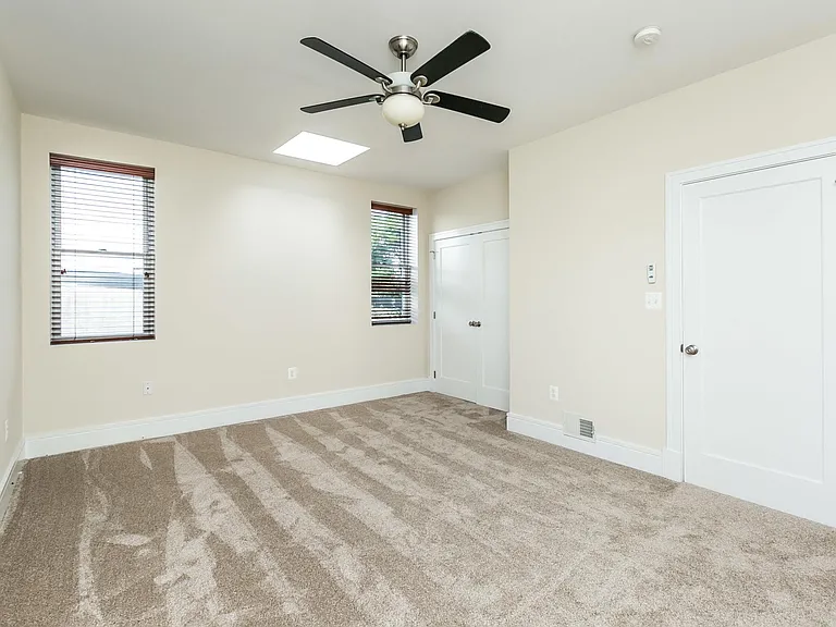 2201 E Fairmount Ave #A — Photo 22