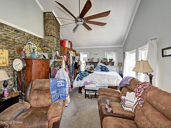3rd image of 5217 Maple Spring Dr