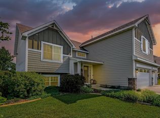 1349 Ridge Ln, Shakopee, MN 55379