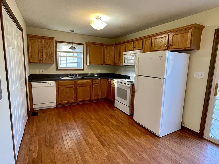 2528 Old Forest Rd #A — Photo 7