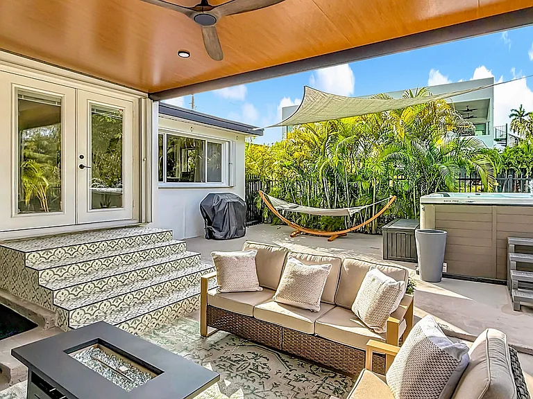Pergola, firepit, Hammock