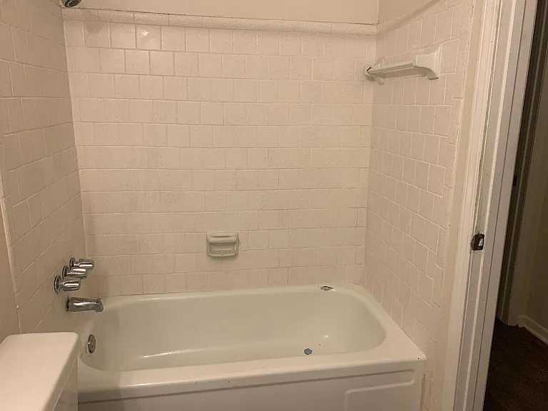 1360 Langley Ave #B — Photo 5
