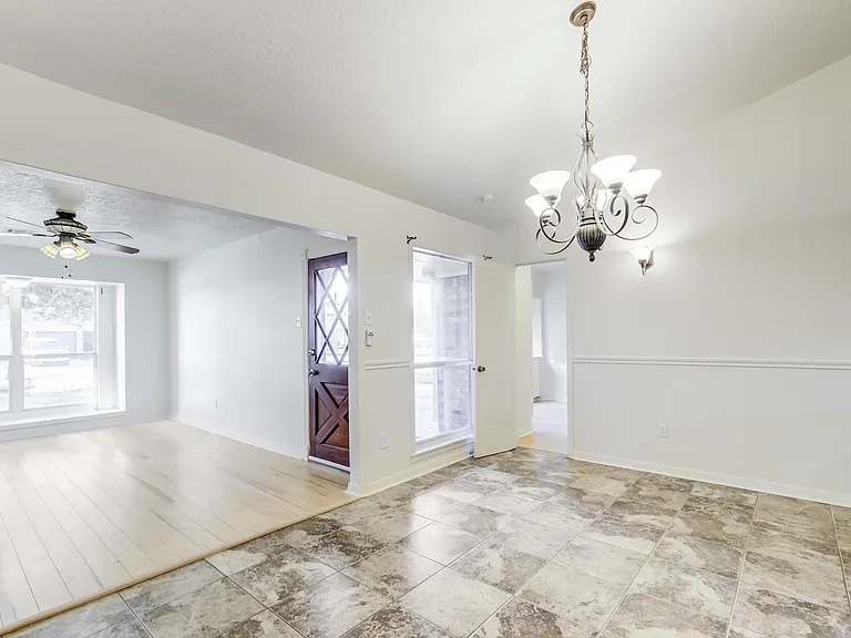 3811 Bennett Dr — Photo 7