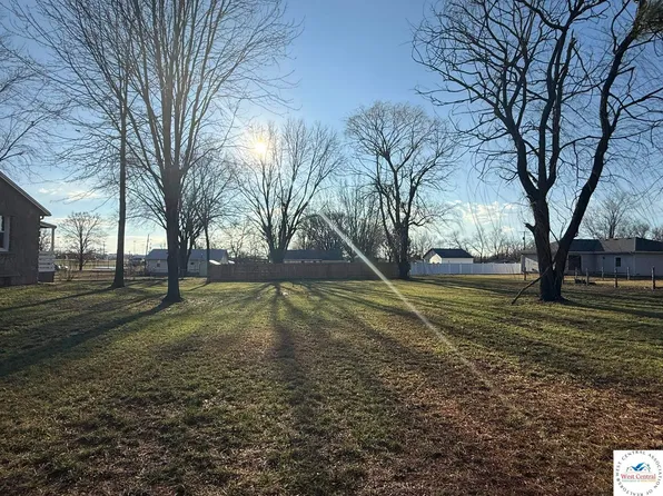 S Spring St, Cole Camp, MO 65325