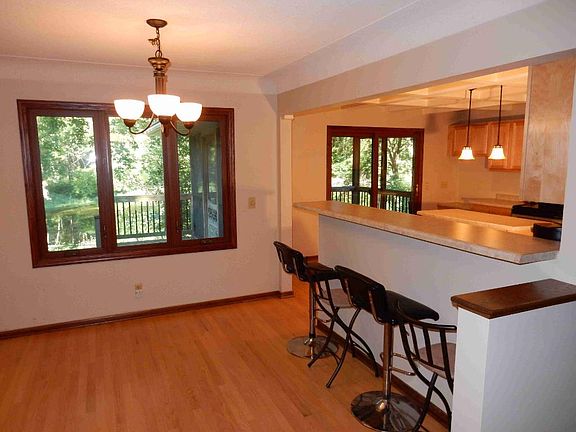 4th image of 2522 Gershwin Ave N