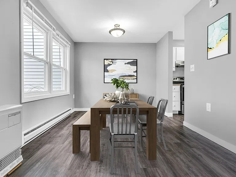 Tamarlane Apartments — Photo 7