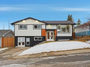 711 N 101st Ave SW, Calgary, AB T2W0A2