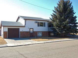1096-1098 14th St SW, Sidney, MT 59270