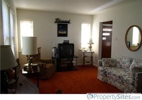 3rd image of 19651 Sunset Ln