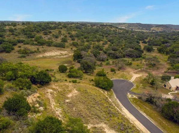 120/134 N Stieler Springs Ln, Comfort, TX 78013