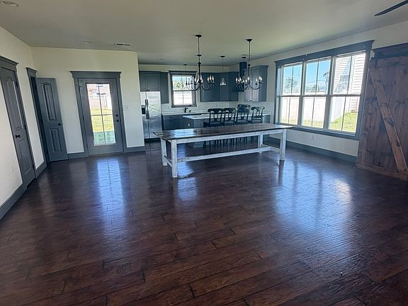 5th image of 2372 Somerset Rd
