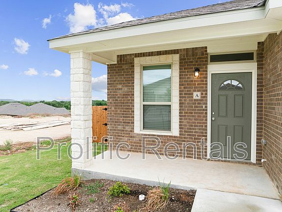 4th image of 117 Leon Ln #A