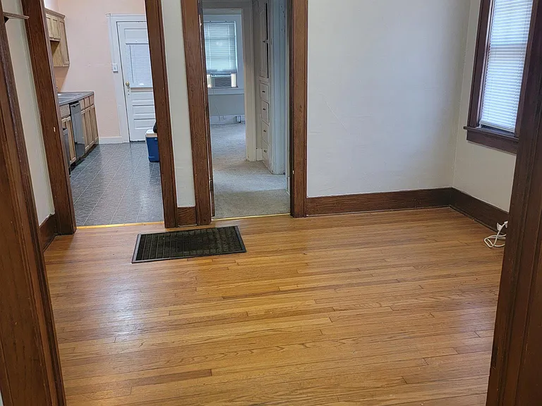 2822 N Hudson Ave — Photo 4