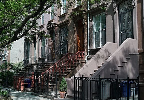 4th image of 227 Monroe St APT 1