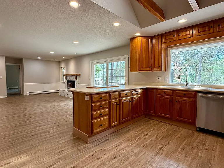 5330 Miranda Rd — Photo 13