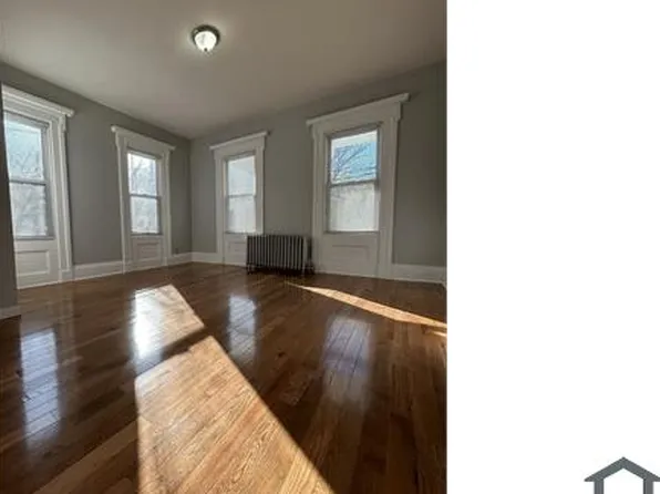 47 Pond St, Quincy, MA 02169