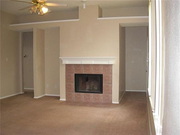 4th image of 1909 Crawford Dr