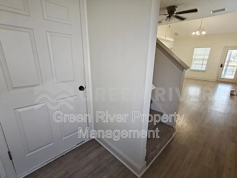 3107 Zeyno Dr — Photo 5