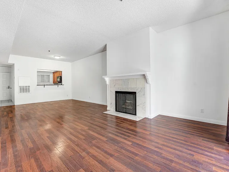 2905 Montrose Ave #416 — Photo 4