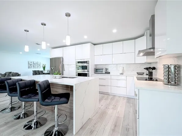 540 102nd AVE N, NAPLES, FL 34108