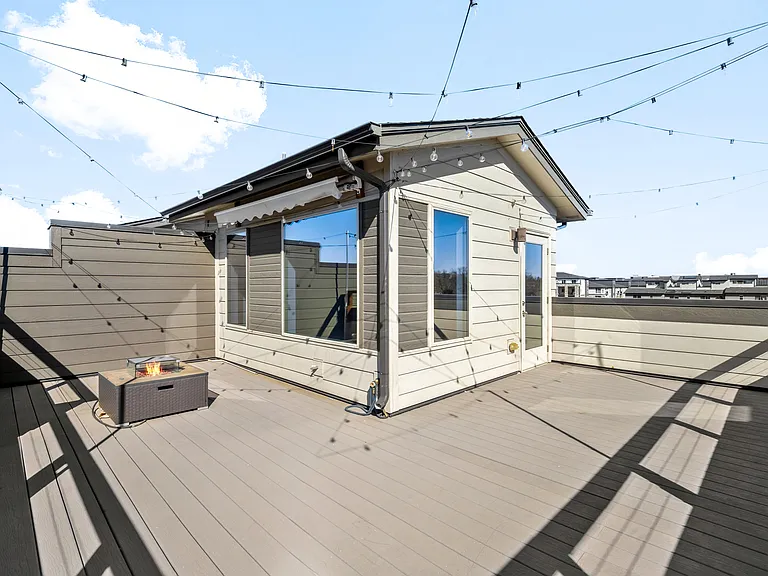 2522 N Moline St — Photo 21
