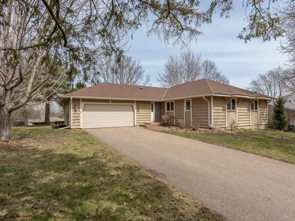 502 Highland Dr, Chanhassen, MN 55317