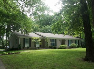 306 Briarwood Dr, Hopkinsville, KY