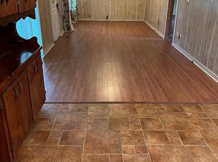 6709 32nd St, Groves, TX 77619