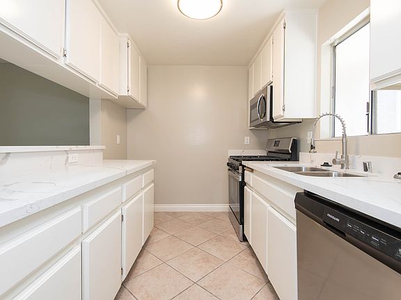 4th image of 12760 Caswell Ave #100