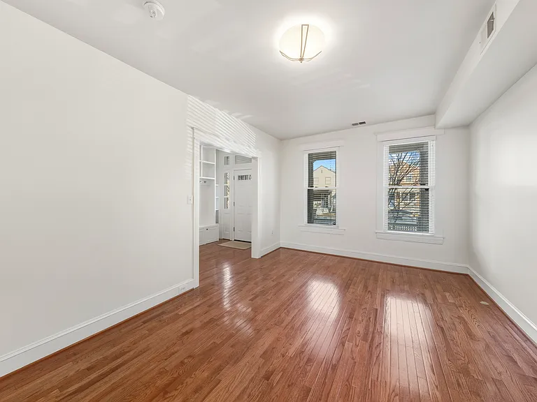 51 Girard St NE — Photo 11