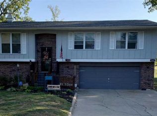 2932 SW Tutbury Town Rd, Topeka, KS 66614