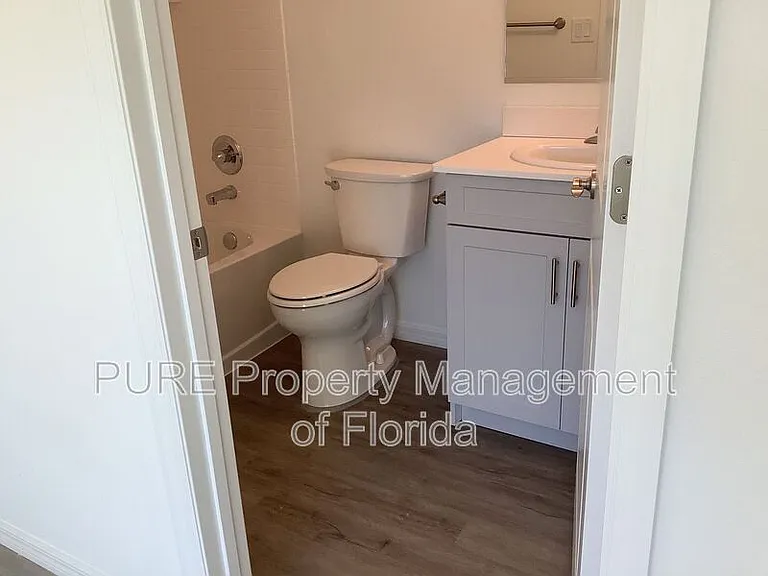 710 NE 4th St #102 — Photo 17