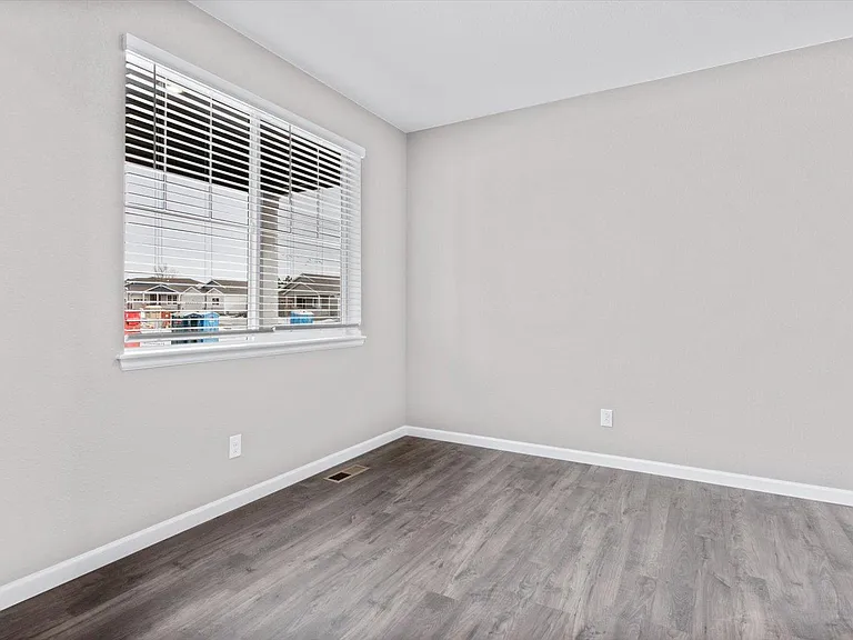 1573 Northcroft Dr — Photo 6