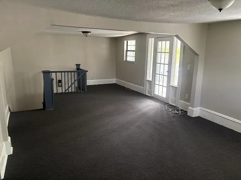 Unit Photo