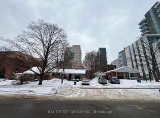 249 Sunview St, Waterloo, ON N2L3V8