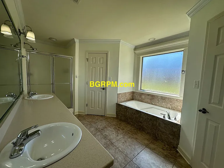 1901 Reveille Cir — Photo 11