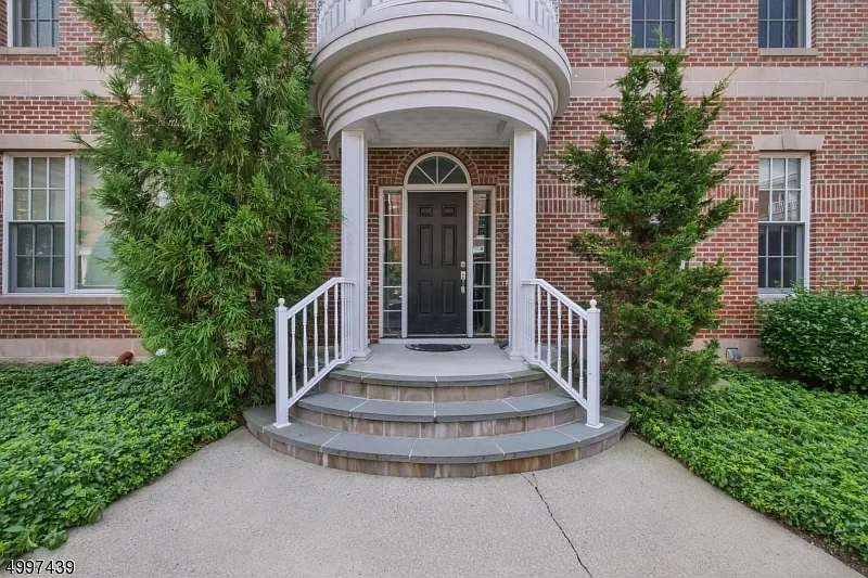 45 Carillon Cir photo 1