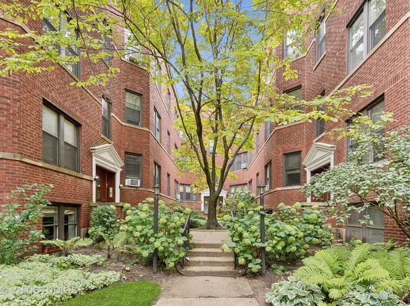 524 Sheridan Rd APT 2A, Evanston, IL 60202