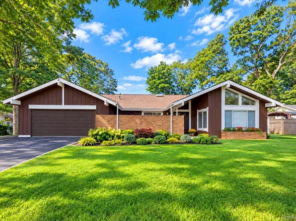 1012 Old Medford Avenue, Farmingville, NY 11738