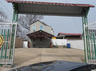 1207 W 5th St, Davenport, IA 52802