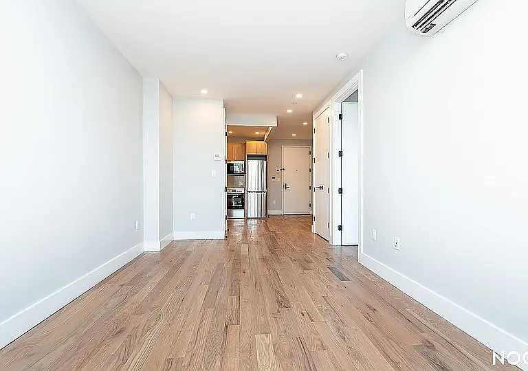 31-61 Vernon Blvd #4T — Photo 4